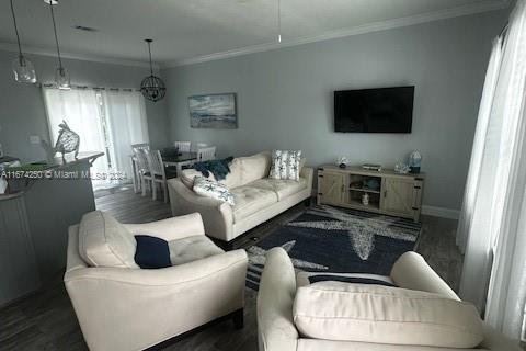 House in Islamorada, Village of Islands, Florida 3 bedrooms, 118.73 sq.m. № 1729567 - photo 2