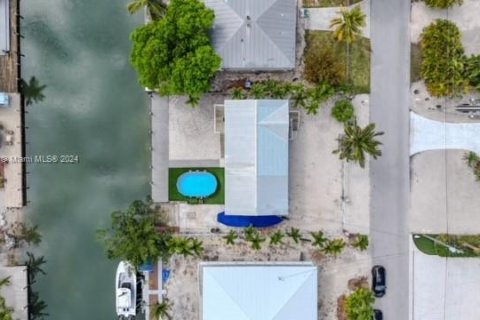 House in Islamorada, Village of Islands, Florida 3 bedrooms, 118.73 sq.m. № 1729567 - photo 18