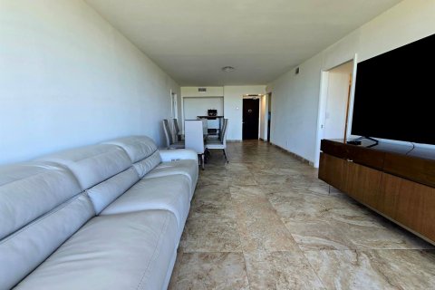 Condo in Aventura, Florida, 2 bedrooms  № 2183066 - photo 2