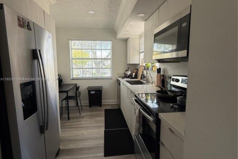 Купить кондоминиум в Хомстед, Флорида 2 спальни, 107.77м2, № 1955618 - фото 26