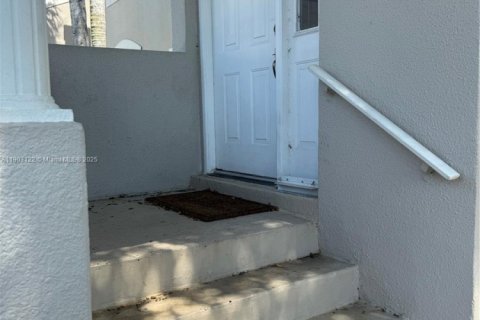 Купить кондоминиум в Хомстед, Флорида 2 спальни, 107.77м2, № 1955618 - фото 2