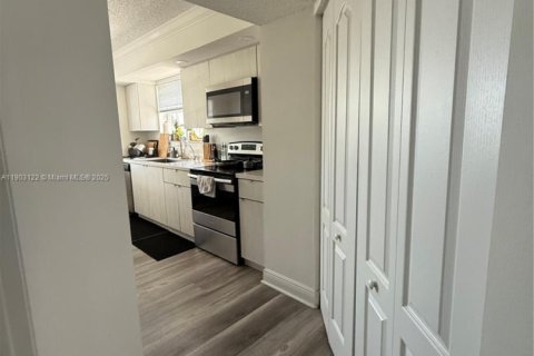 Купить кондоминиум в Хомстед, Флорида 2 спальни, 107.77м2, № 1955618 - фото 25