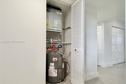 Condo in Lauderdale Lakes, Florida, 2 bedrooms  № 2069008 - photo 22