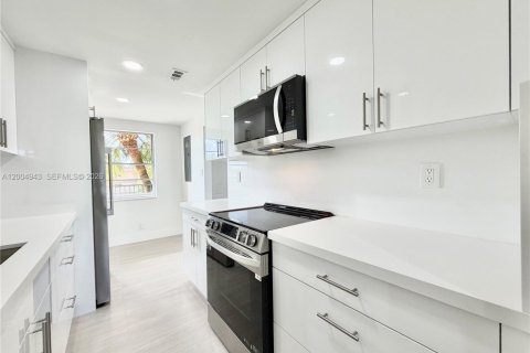 Condo in Lauderdale Lakes, Florida, 2 bedrooms  № 2069008 - photo 29