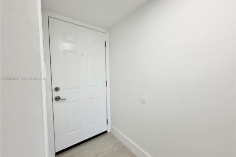 Condo in Lauderdale Lakes, Florida, 2 bedrooms  № 2069008 - photo 30