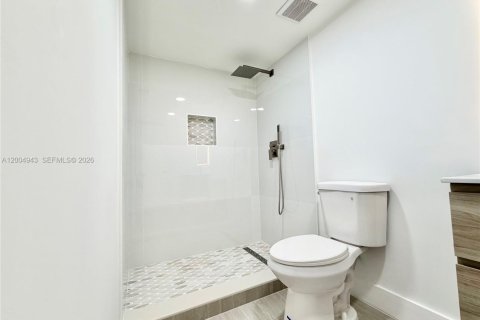 Condo in Lauderdale Lakes, Florida, 2 bedrooms  № 2069008 - photo 11