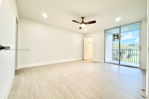 Condo in Lauderdale Lakes, Florida, 2 bedrooms  № 2069008 - photo 6