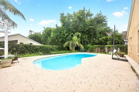 House in Apopka, Florida 4 bedrooms, 233.09 sq.m. № 2266373 - photo 2