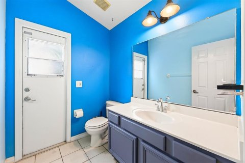 House in Apopka, Florida 4 bedrooms, 233.09 sq.m. № 2266373 - photo 14
