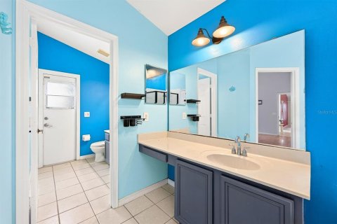 House in Apopka, Florida 4 bedrooms, 233.09 sq.m. № 2266373 - photo 13