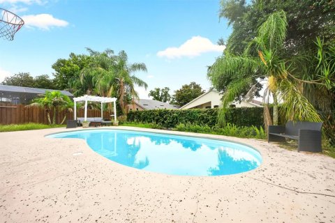 House in Apopka, Florida 4 bedrooms, 233.09 sq.m. № 2266373 - photo 21