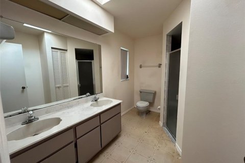 House in Port Charlotte, Florida 3 bedrooms, 161.19 sq.m. № 2403044 - photo 11