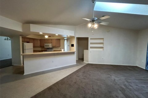 House in Port Charlotte, Florida 3 bedrooms, 161.19 sq.m. № 2403044 - photo 6