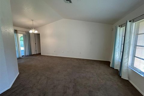 House in Port Charlotte, Florida 3 bedrooms, 161.19 sq.m. № 2403044 - photo 2