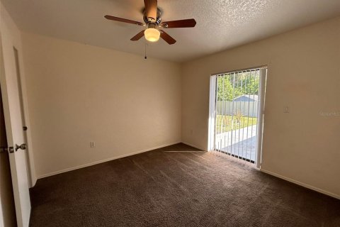 House in Port Charlotte, Florida 3 bedrooms, 161.19 sq.m. № 2403044 - photo 13