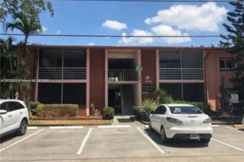 Condominio en alquiler en Fort Lauderdale, Florida, 2 dormitorios, 82.5 m2 № 1922775 - foto 17