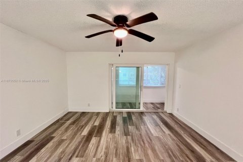 Condominio en alquiler en Fort Lauderdale, Florida, 2 dormitorios, 82.5 m2 № 1922775 - foto 22