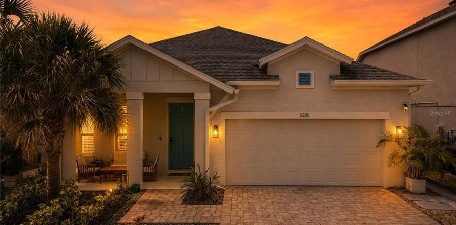 House in Sarasota, Florida 3 bedrooms, 207.26 sq.m. № 2196829