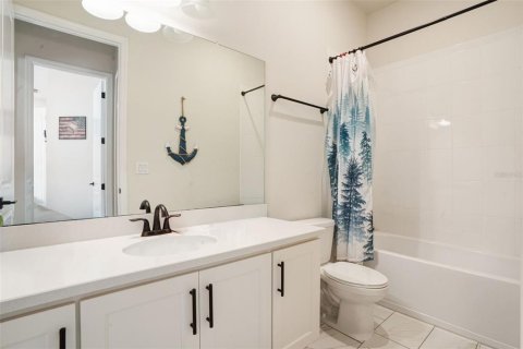 House in Sarasota, Florida 3 bedrooms, 207.26 sq.m. № 2196829 - photo 10