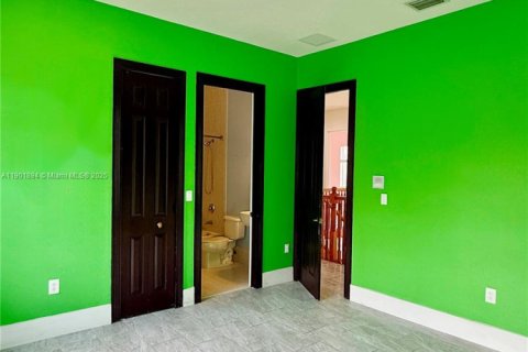 House in Cutler Bay, Florida 5 bedrooms, 369.94 sq.m. № 1953317 - photo 28
