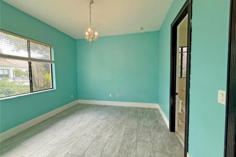 House in Cutler Bay, Florida 5 bedrooms, 369.94 sq.m. № 1953317 - photo 30