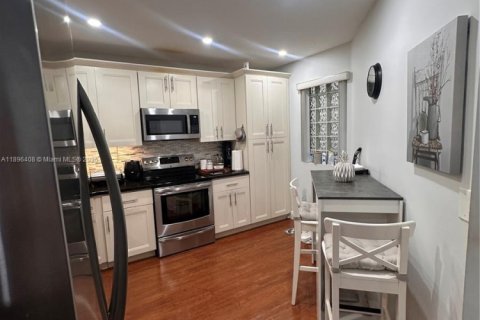 Copropriété à vendre à Coconut Creek, Floride: 3 chambres, 129.32 m2 № 2014386 - photo 10