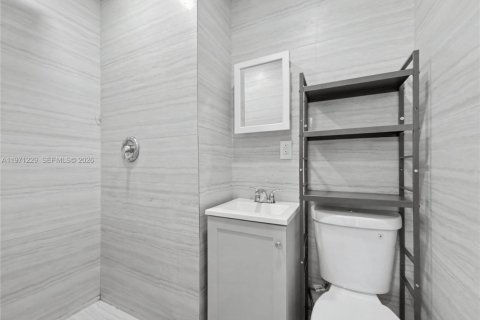 House in West Park, Florida 4 bedrooms, 102.19 sq.m. № 2032108 - photo 21