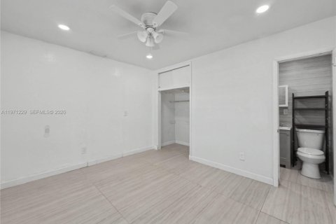 House in West Park, Florida 4 bedrooms, 102.19 sq.m. № 2032108 - photo 22