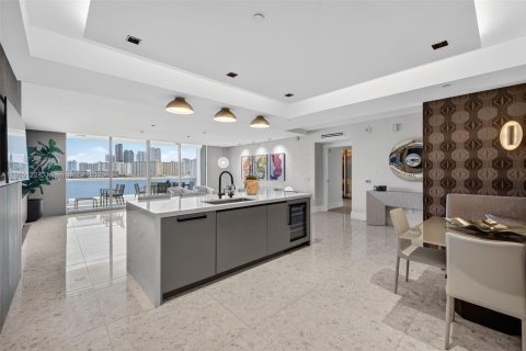 Condominio en venta en Aventura, Florida, 3 dormitorios, 263.84 m2 № 1928690 - foto 13