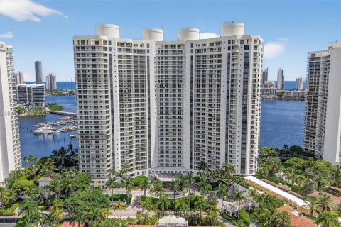 Condominio en venta en Aventura, Florida, 3 dormitorios, 263.84 m2 № 1928690 - foto 9