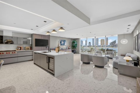 Condominio en venta en Aventura, Florida, 3 dormitorios, 263.84 m2 № 1928690 - foto 1