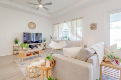 House in Winter Garden, Florida 5 bedrooms, 274.99 sq.m. № 1795794 - photo 13