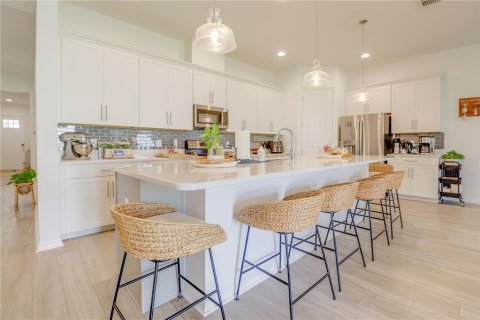 House in Winter Garden, Florida 5 bedrooms, 274.99 sq.m. № 1795794 - photo 12