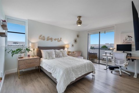Condominio en Miami Beach, Florida, 2 dormitorios  № 2346916