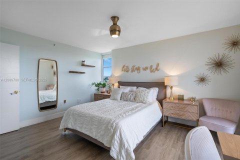 Condominio en venta en Miami Beach, Florida, 2 dormitorios, 93.83 m2 № 2346916 - foto 4
