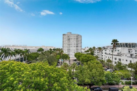 Condominio en venta en Miami Beach, Florida, 2 dormitorios, 93.83 m2 № 2346916 - foto 6