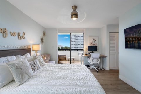 Condominio en venta en Miami Beach, Florida, 2 dormitorios, 93.83 m2 № 2346916 - foto 2