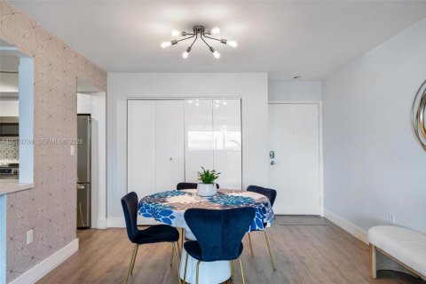 Condominio en venta en Miami Beach, Florida, 2 dormitorios, 93.83 m2 № 2346916 - foto 14