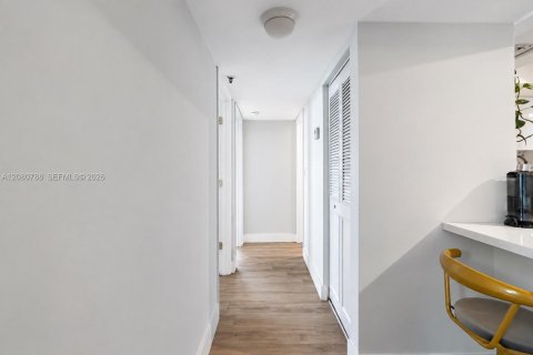 Condominio en venta en Miami Beach, Florida, 2 dormitorios, 93.83 m2 № 2346916 - foto 20