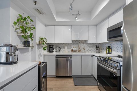 Condominio en venta en Miami Beach, Florida, 2 dormitorios, 93.83 m2 № 2346916 - foto 12