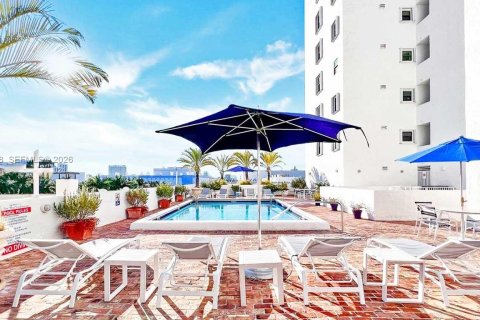Condominio en venta en Miami Beach, Florida, 2 dormitorios, 93.83 m2 № 2346916 - foto 29