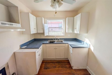 House in Saint Petersburg, Florida 2 bedrooms, 111.2 sq.m. № 2125450 - photo 10