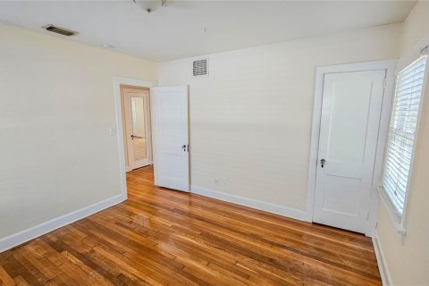 House in Saint Petersburg, Florida 2 bedrooms, 111.2 sq.m. № 2125450 - photo 19