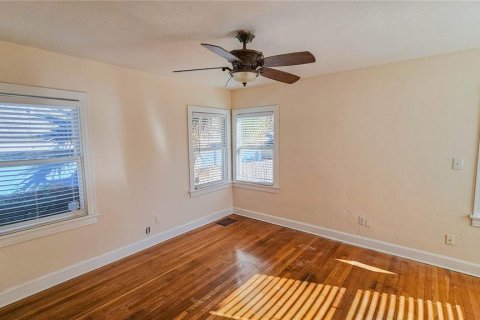 House in Saint Petersburg, Florida 2 bedrooms, 111.2 sq.m. № 2125450 - photo 24