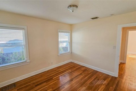 House in Saint Petersburg, Florida 2 bedrooms, 111.2 sq.m. № 2125450 - photo 18