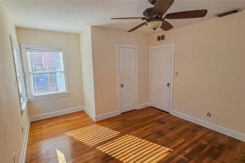 House in Saint Petersburg, Florida 2 bedrooms, 111.2 sq.m. № 2125450 - photo 26