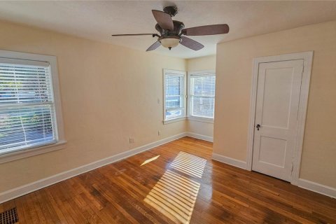 House in Saint Petersburg, Florida 2 bedrooms, 111.2 sq.m. № 2125450 - photo 25