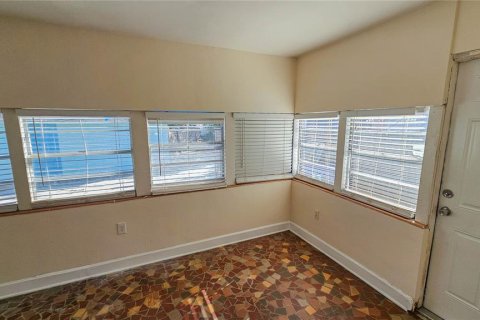 House in Saint Petersburg, Florida 2 bedrooms, 111.2 sq.m. № 2125450 - photo 30