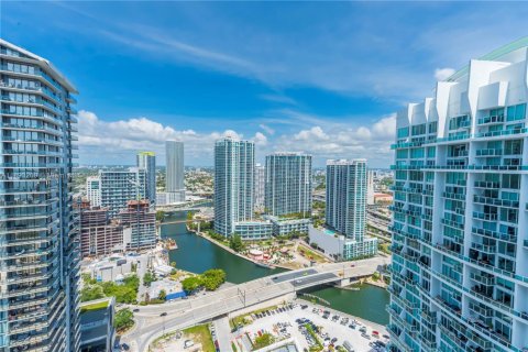 Condominio en alquiler en Miami, Florida, 1 dormitorio, 74.88 m2 № 1945095 - foto 22