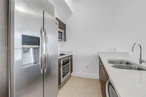 Condominio en alquiler en Miami, Florida, 1 dormitorio, 74.88 m2 № 1945095 - foto 10